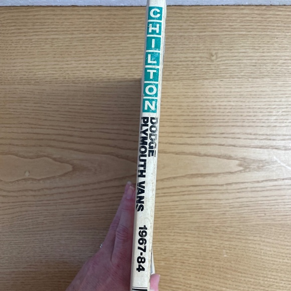 Chiltons Dodge Plymouth Vans 1967-84 Repair Tune Up Guide Book #6934 Shop Manual - Picture 3 of 6